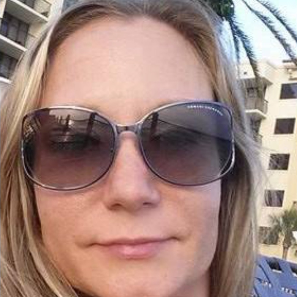 Meet your Posher, Stacy